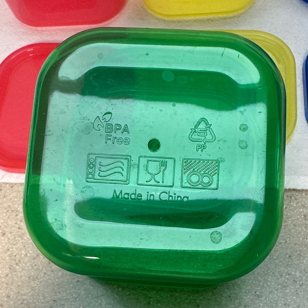 Colorful Plastic Storage Containers - Picture 6 of 6